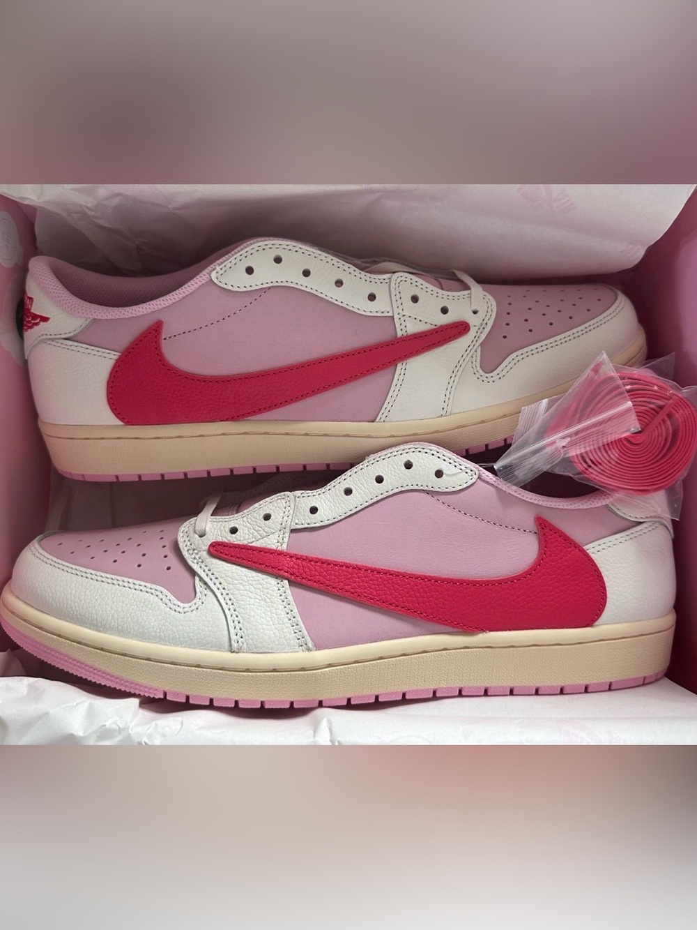NIKE TRAVIS SCOTT TROPICAL PINK SIZE 13 100% REAL NEVER LEFT THE BOX.